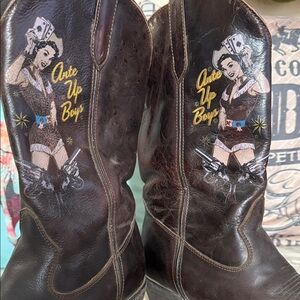 Classic Collectors “Ante Up Cowboy”6 Shooter women’s Cowboy Boots